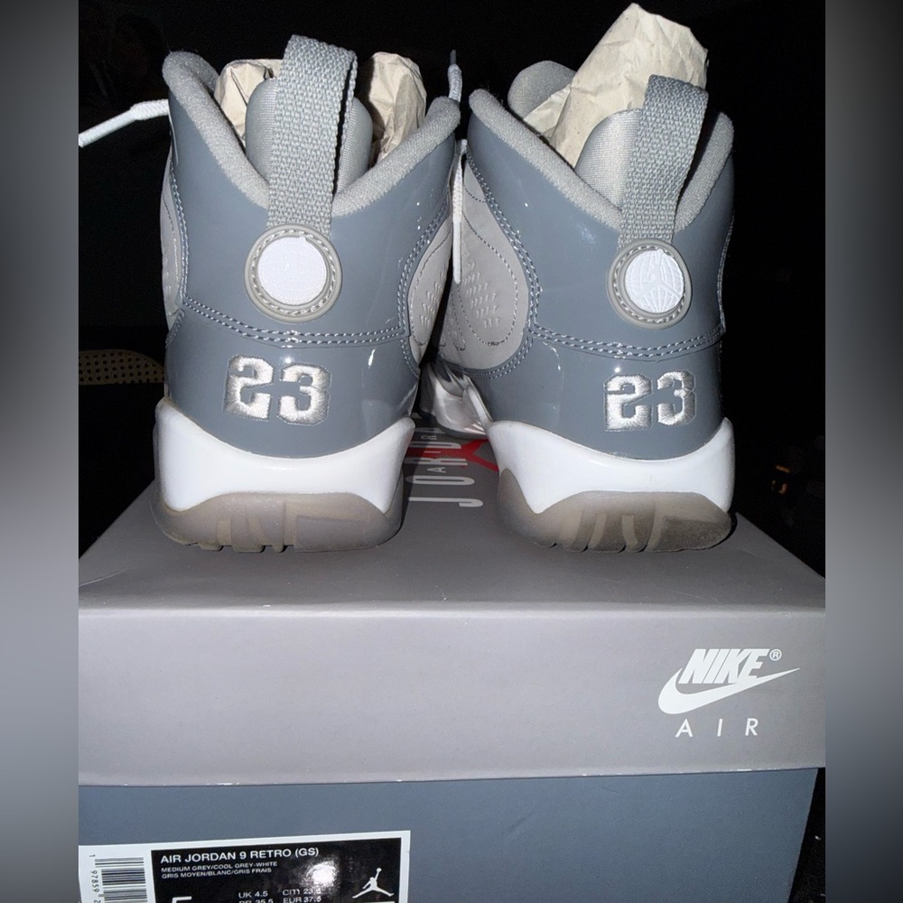Jordan Retro 9 in Medium Grey and White - Picture 6 of 7